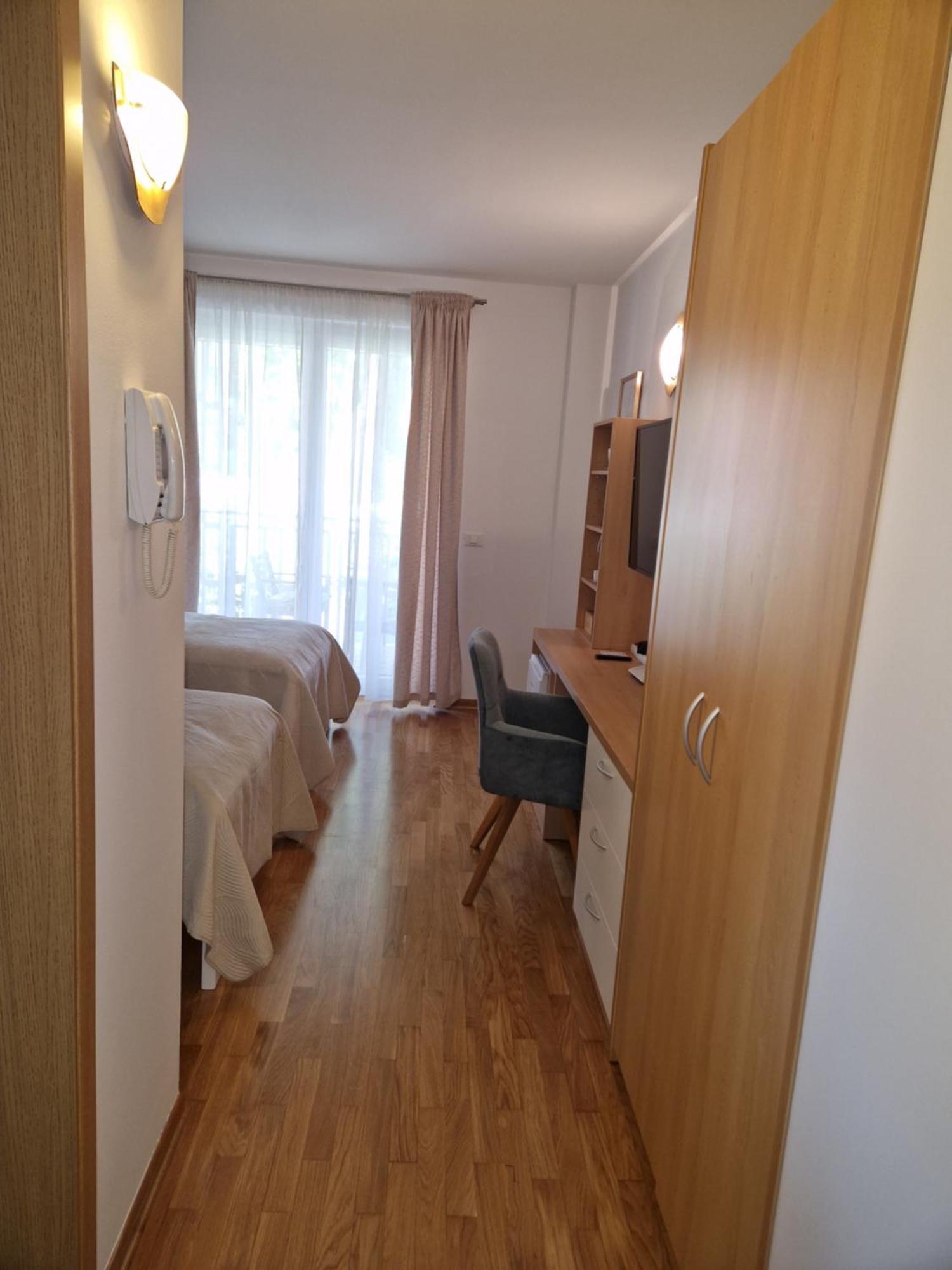 Room 211 - Aparthotel Jadranka Portoroz Ngoại thất bức ảnh